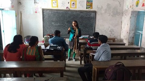 মুর্শিদাবাদ ও নদিয়াতে হাইটেক ক্লাসরুম, ইংরাজী শিখছে পড়ুয়ারা
