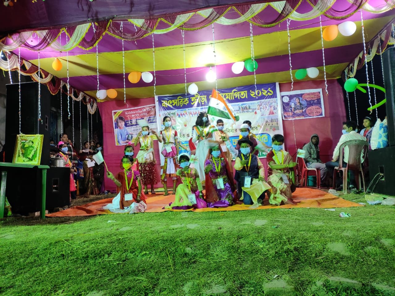 নেতাজীর স্মরণে ইংরাজীতে নাটক করলো ছাত্র/ছাত্রীরা